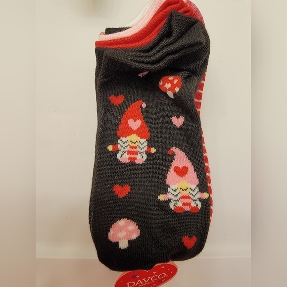 10 Pairs of Ladies Valentine Gnome Ankle socks - Picture 1 of 3